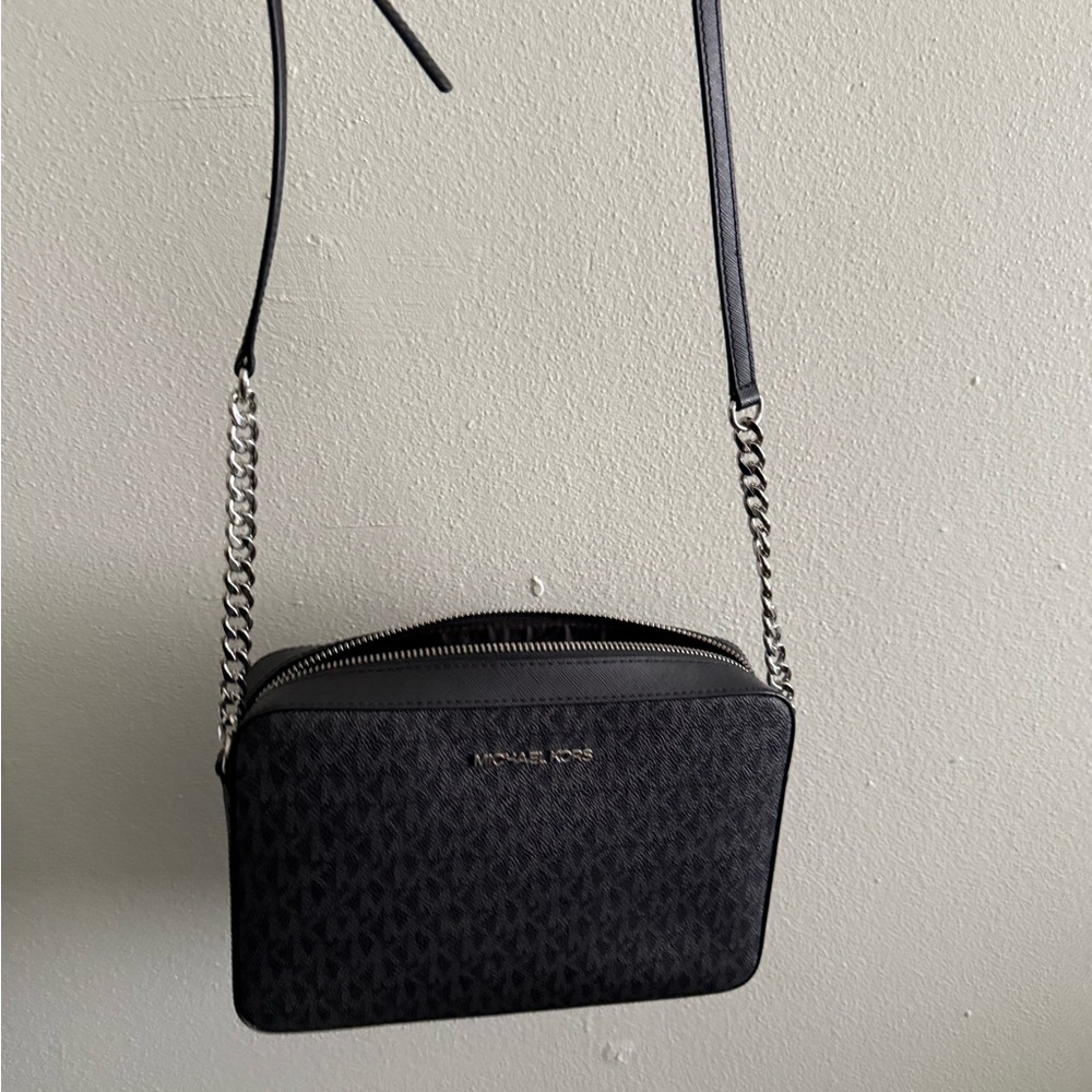 Michael Kors Elegant Black Crossbody Bag